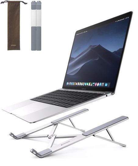 يوجرين حامل محمول رافع للابتوب مريح وقابل للتعديل إلى مستوى العين مصنوع من خليط الألومنيوم - حقيبة تخزين مرفقة متوافق مع جهاز ماك بوك برو 2021 وآير وكروم وغيرها