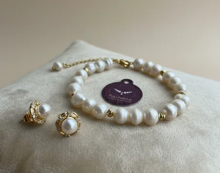 Bracelet Djoher Hor blanc cassé 🤍+ 🎁 Cadeau offert : boucles d’oreilles plaqué or en XD (livraison gratuite)