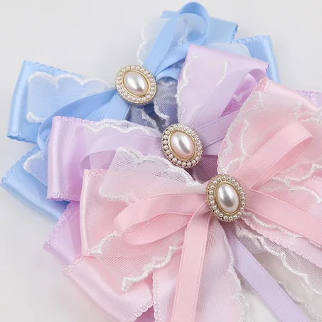Pince papillon en dentelle