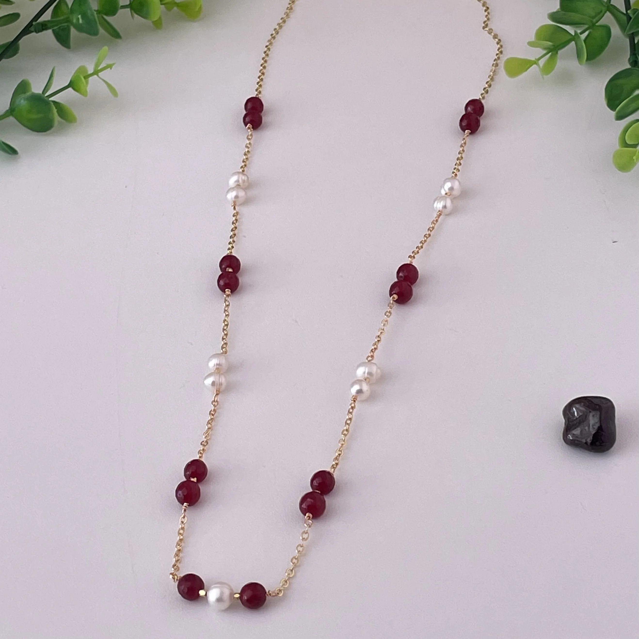 sautoir agate rouge et djoher en acier