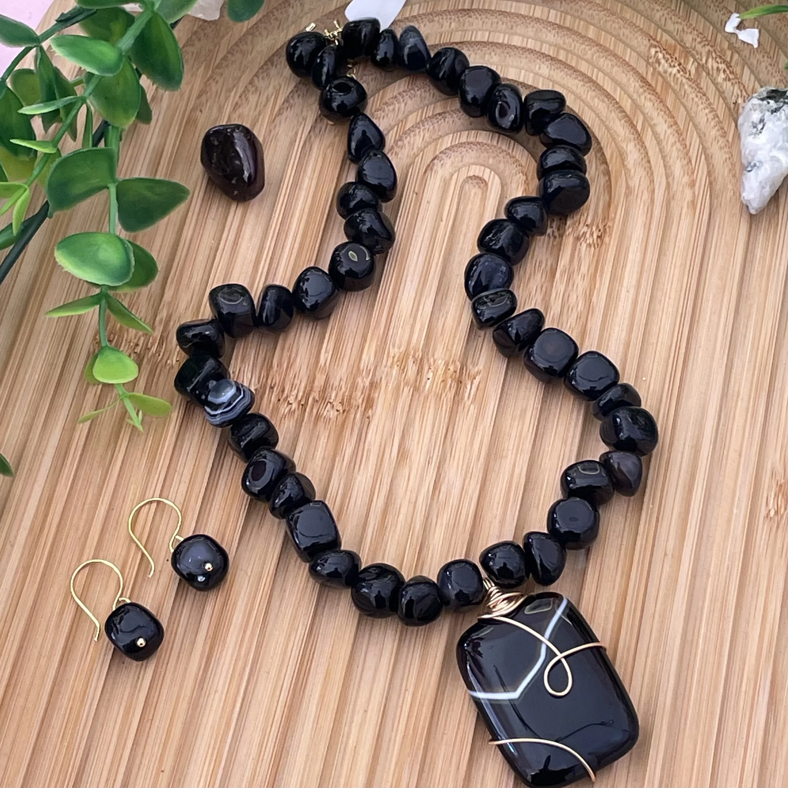 collier et boucle agate