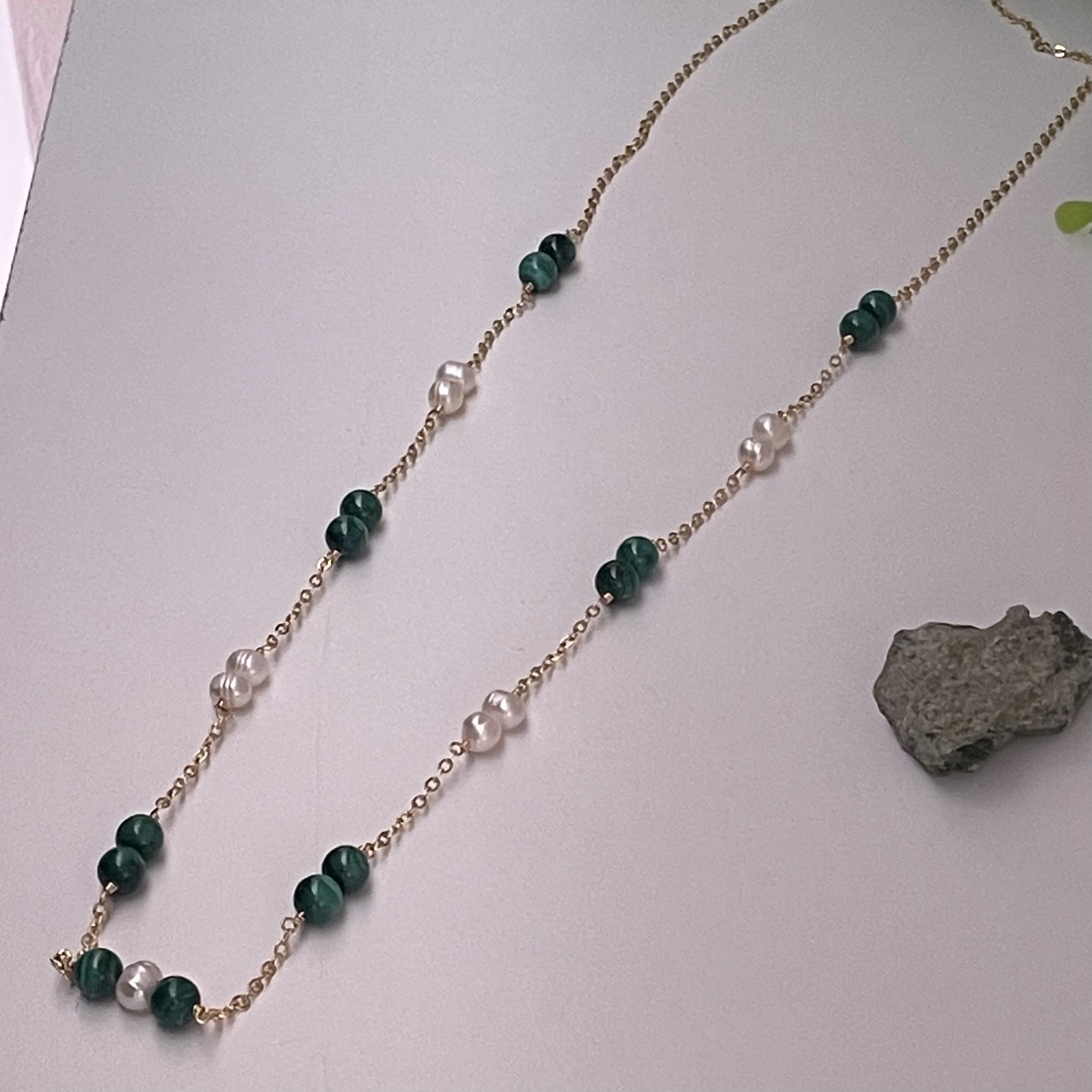 Sautoir malachite et djoher en acier