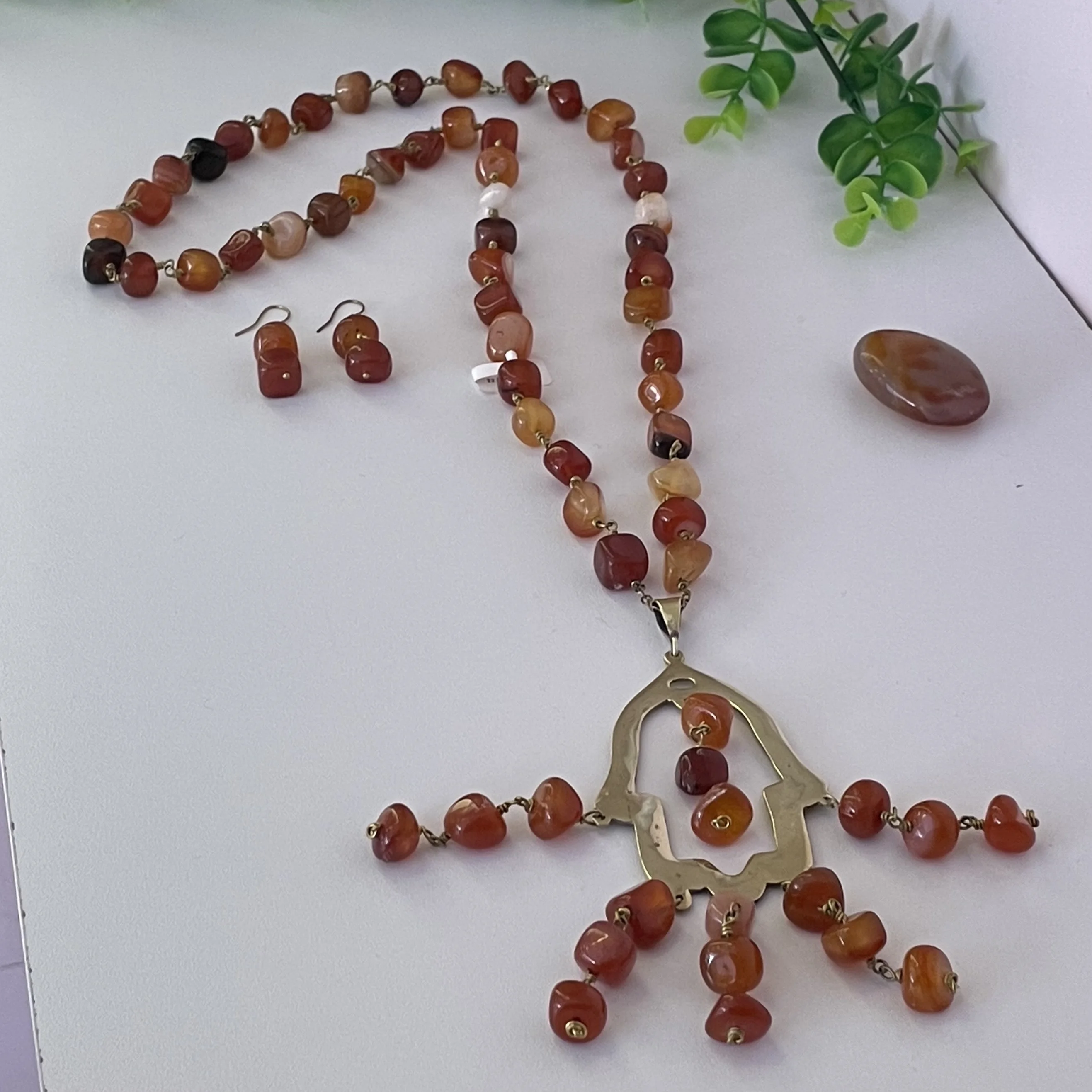 sautoi en cuivre et cornaline avec ces boucles