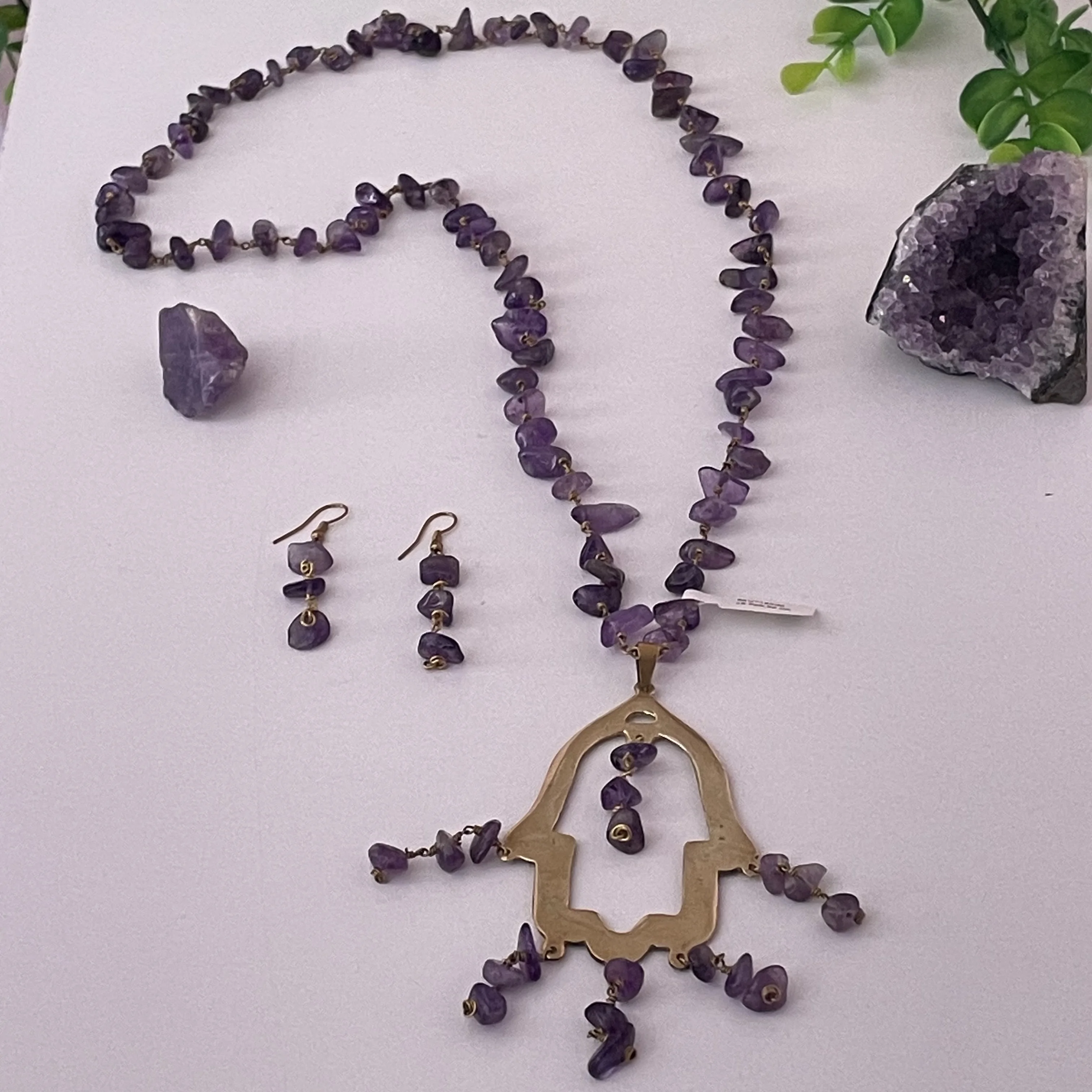 sautoir en cuivre et améthyste avec ces boucles