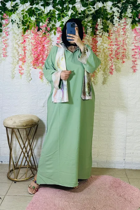 ملابس نسائية
