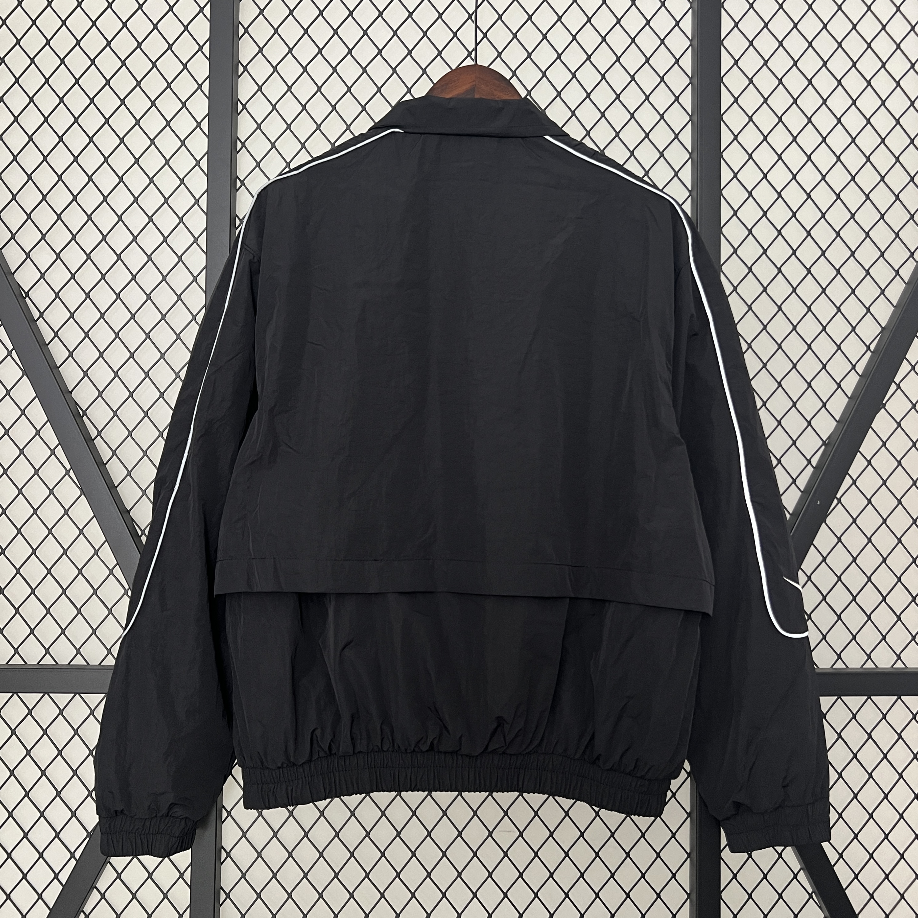 WINDBREAKER NIKE BLACK