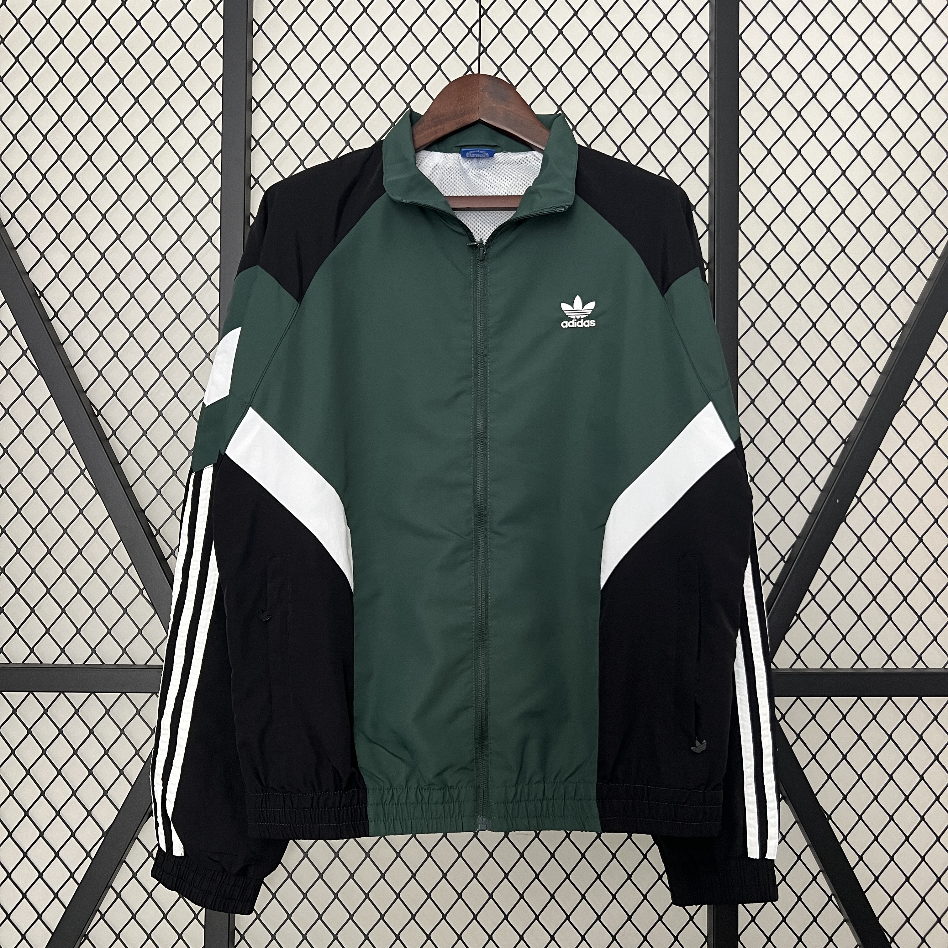 WINDBRAKER ADIDAS GREEN