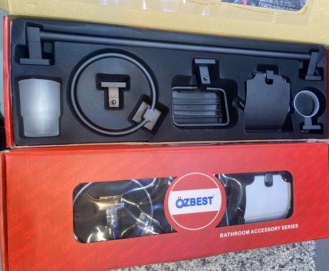 ACCESSOIRES SALLE DE BAIN CHROME ET NOIR