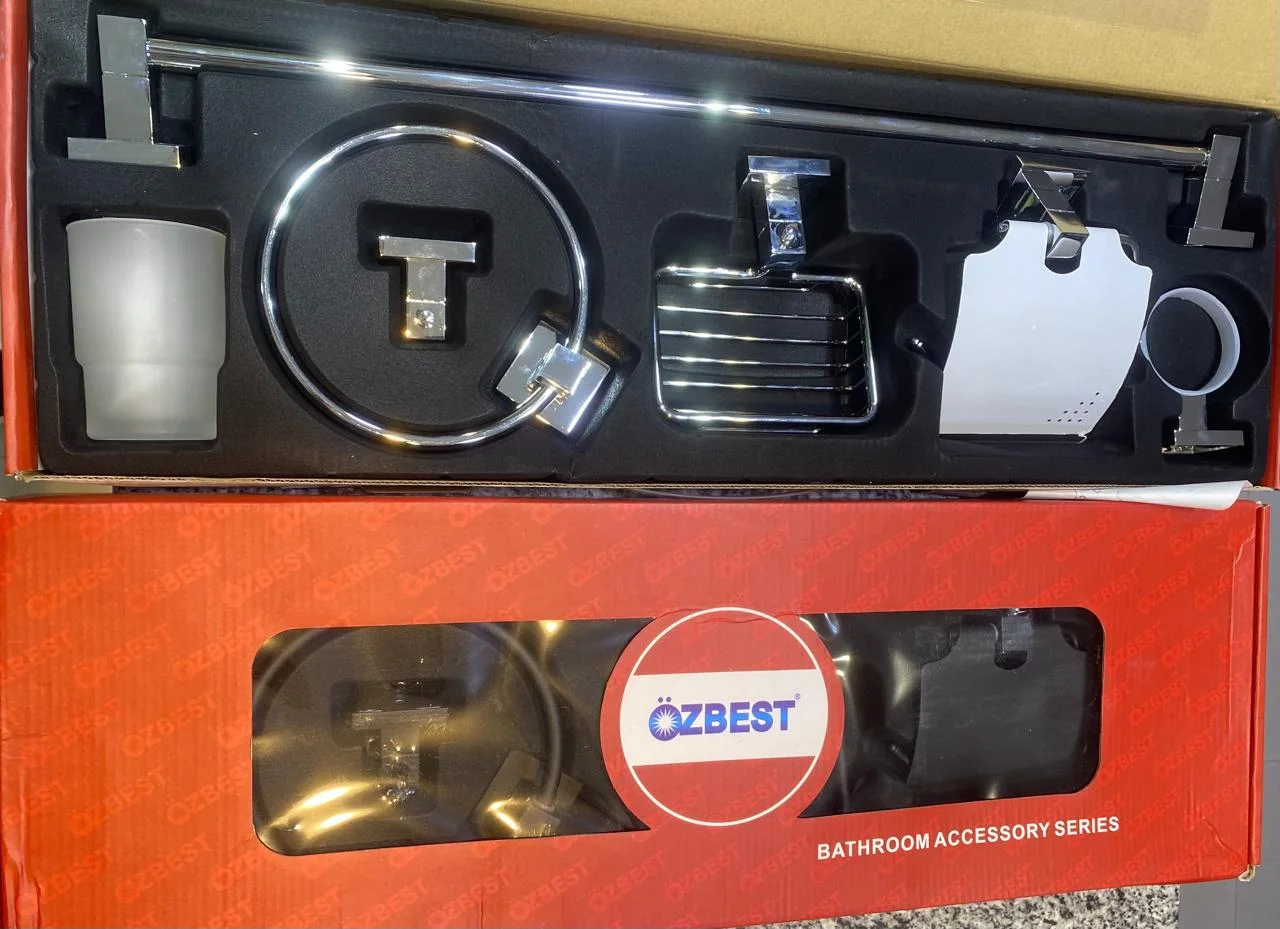 ACCESSOIRES SALLE DE BAIN CHROME ET NOIR