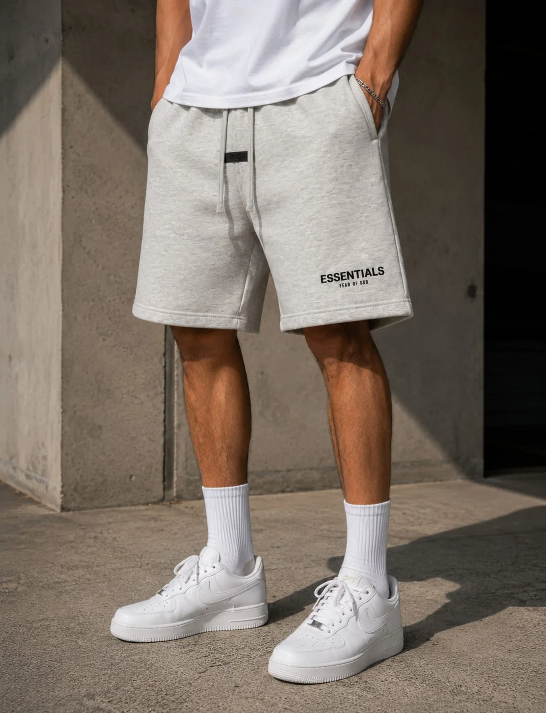 ESSENTIALS SHORTS