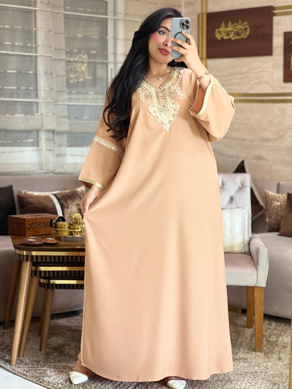 قفطان مغربي فاخر، سحر الأصالة وأناقة التميز في كل تفصيل