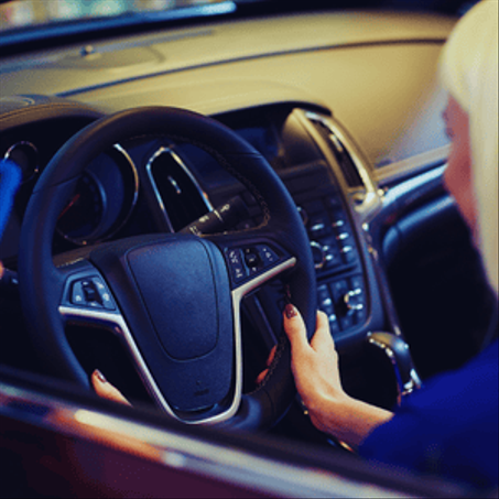 قطع وإكسيسوارات السيارات