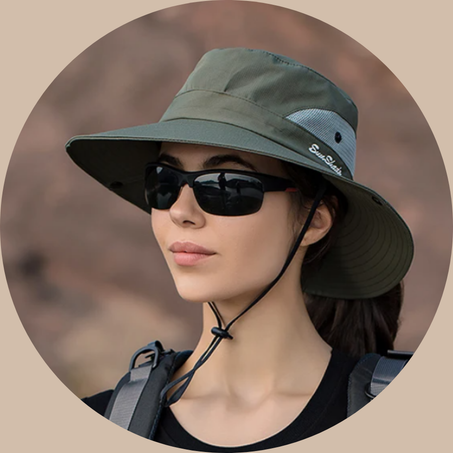 نظارات وقبعات