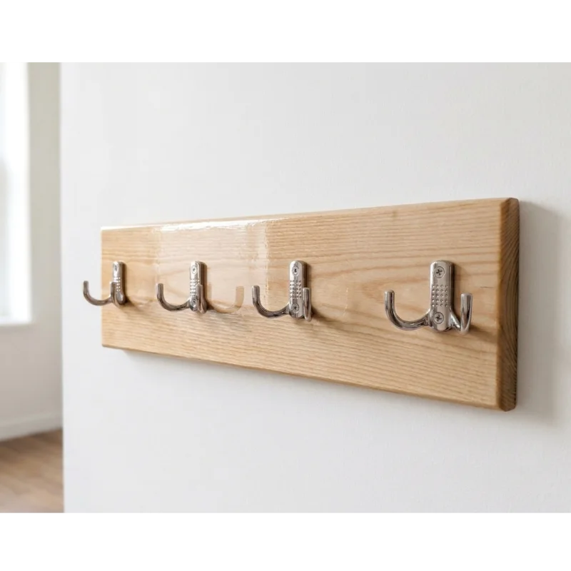 Porte-manteaux mural en bois