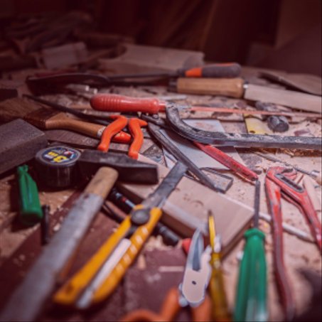 الأدوات والمعدات