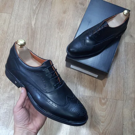 CHAUSSURE OXFORD EN CUIR NOIR