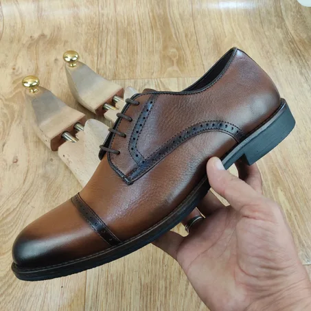 CHAUSSURE EN CUIR MARRON CLAIR