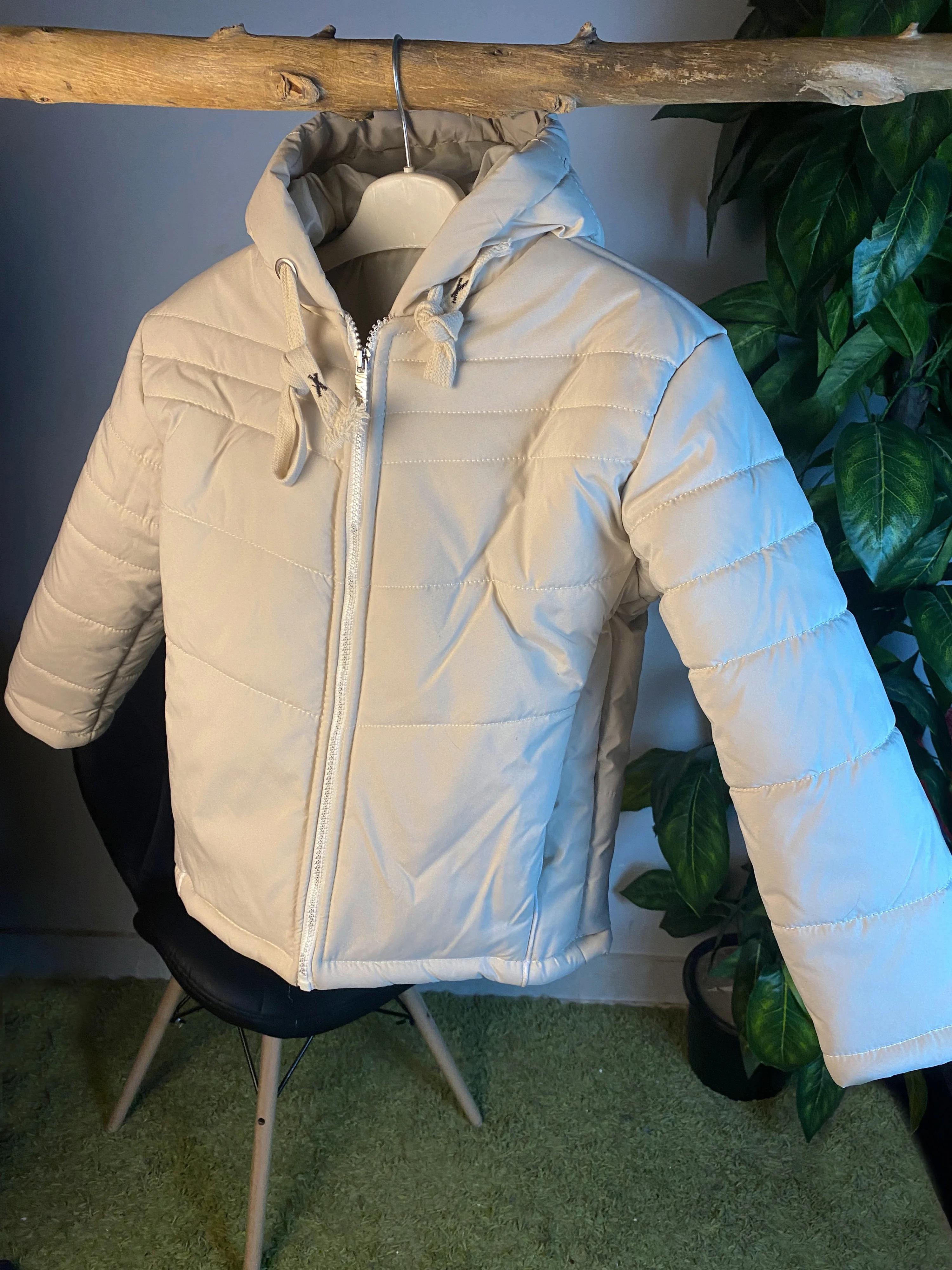 جاكت وتر بروف مبطن من الداخل اوف وايت ركود 5009