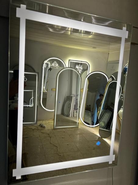 مرايا LED 80x60 PLUS