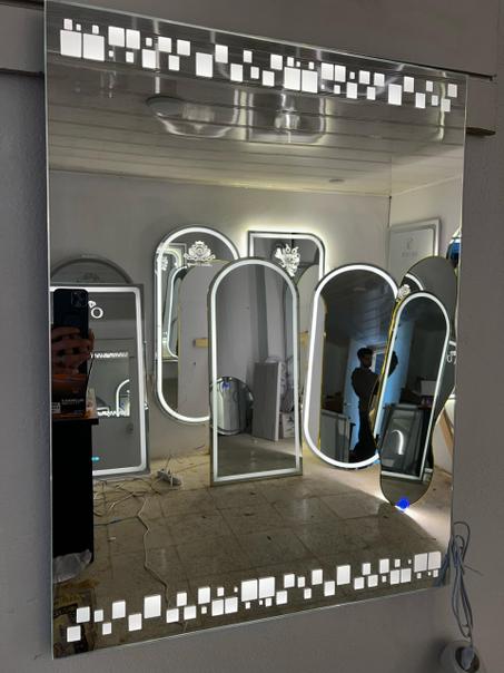 مرايا LED 80x60  PETITE CARREU