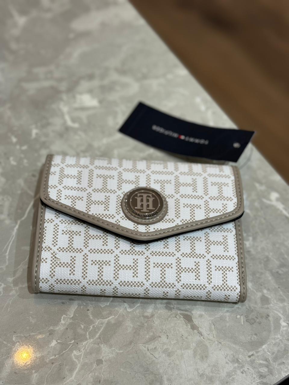 stores/52f5457b8ea7e29f40171356c065e5c3/products/hzPhj2J0fXw451xjZXoHiuo0LkoD4jl2Od7AynHs.jpeg