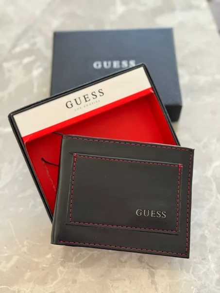 Guess - Portefeuille