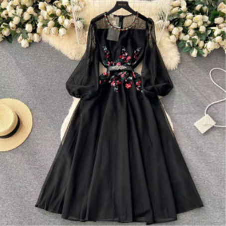 ملابس نسائية