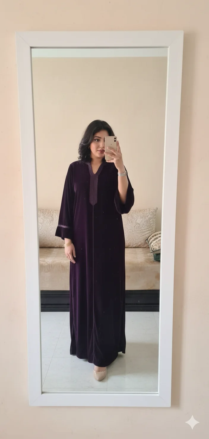 GANDOURA EN VELOUR – L’Art du Beldi au Féminin