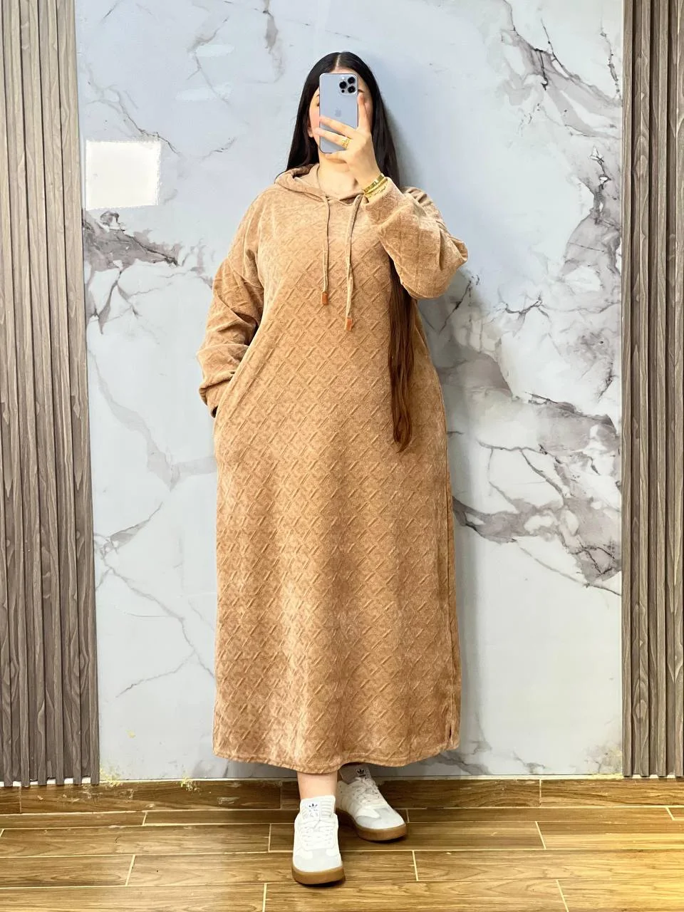 سبور  بالقب  وسيورة  لي زادوها