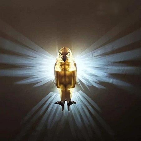 ديكور النسر المضيء