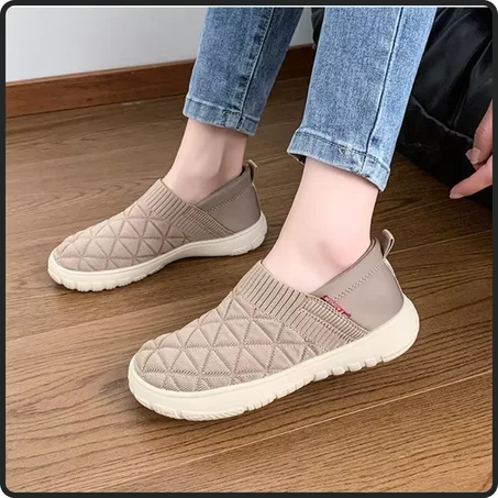 حذاء السليب-أون المبطّن (SLIP ON)