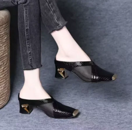 حذاء المول النسائي (MOUL)