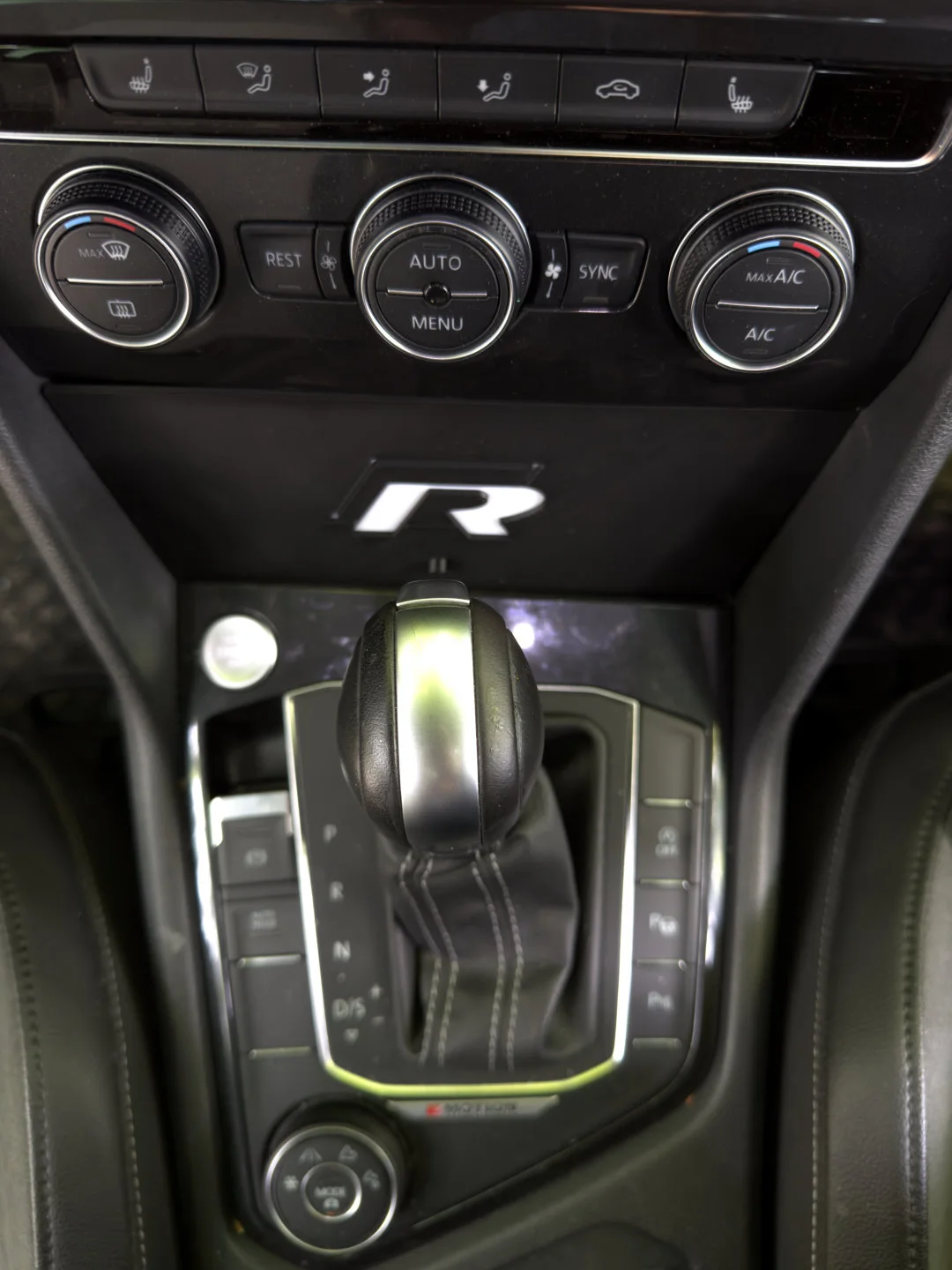 VW Tiguan Center Console Cover