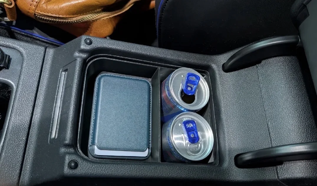 Car Storage with room for drinks VW Golf 8 facelift