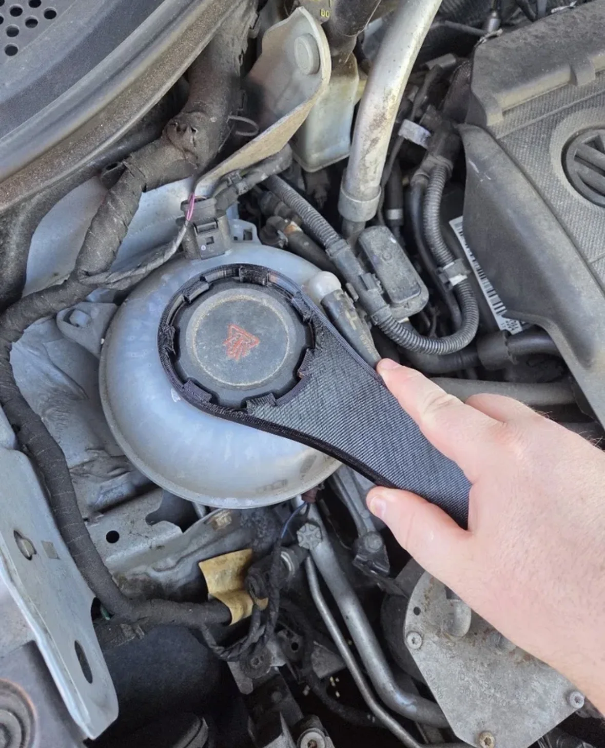 Coolant cap wrench for VW Tiguan - may suit other VAG group cars