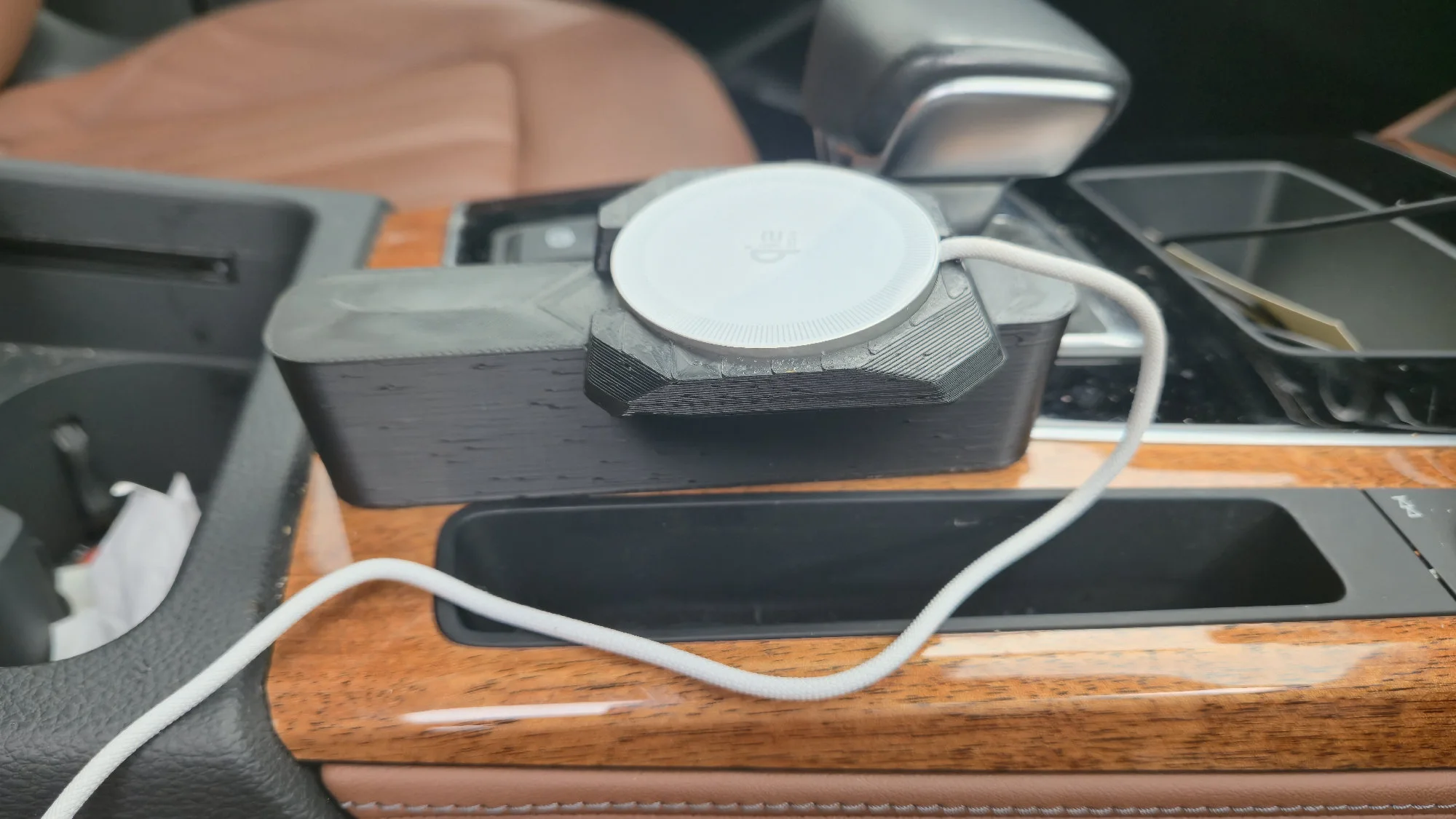 Audi Q5 center console slot -Magsafe adapter
