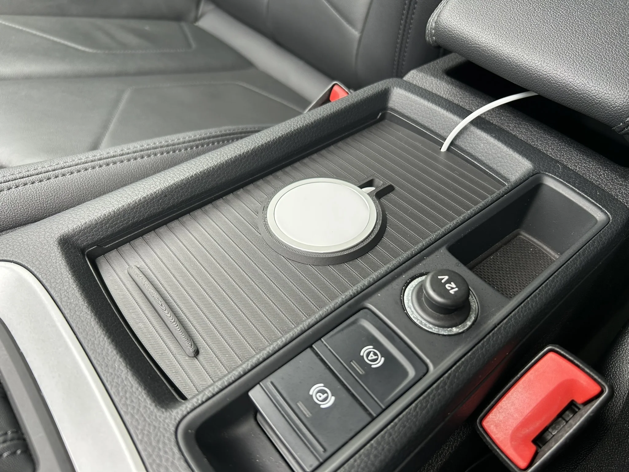 Audi Q3 F3 cupholder cover with wireless charger