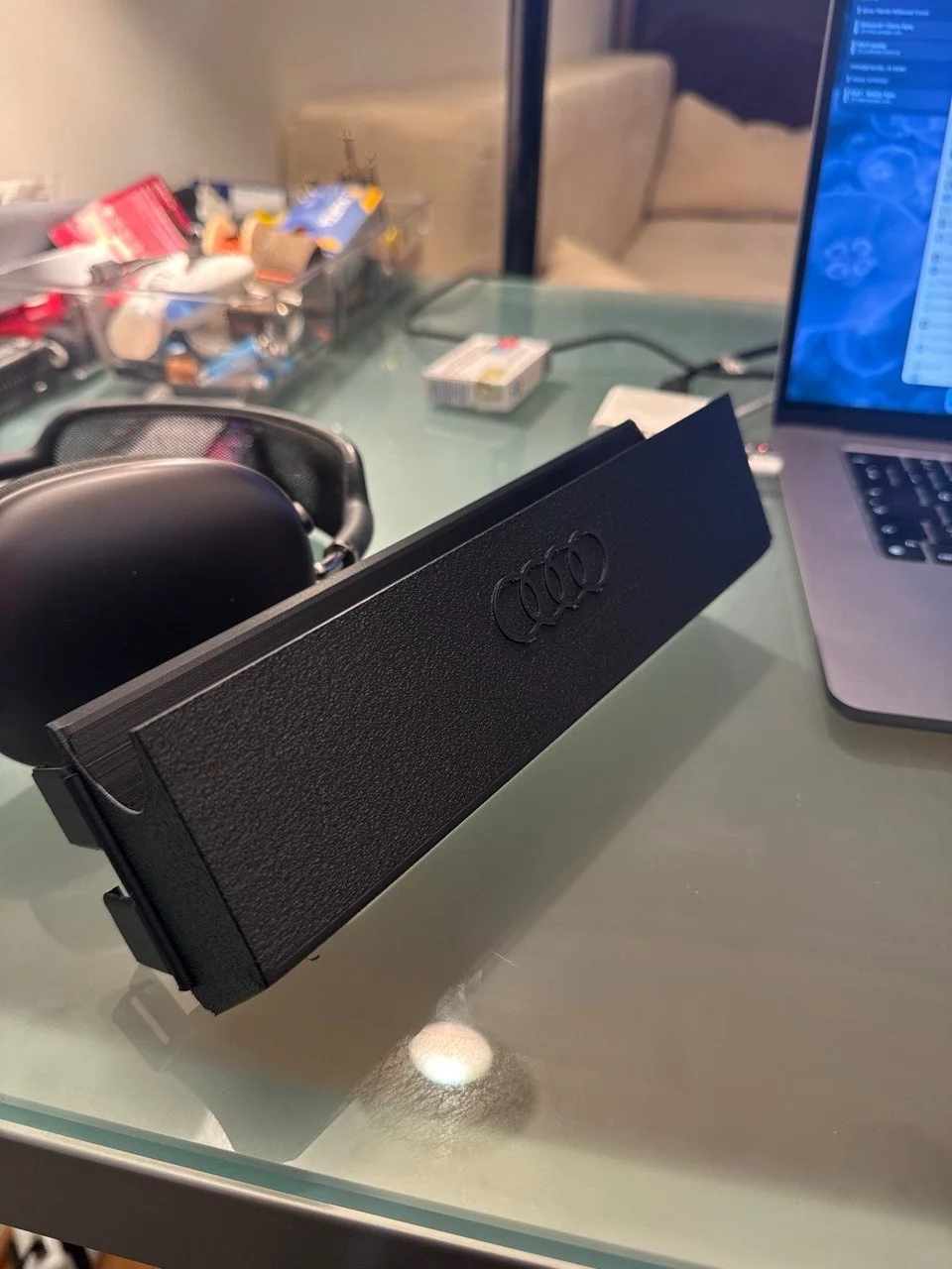 Audi Q5 FY Dashboard Screen Utility Tray