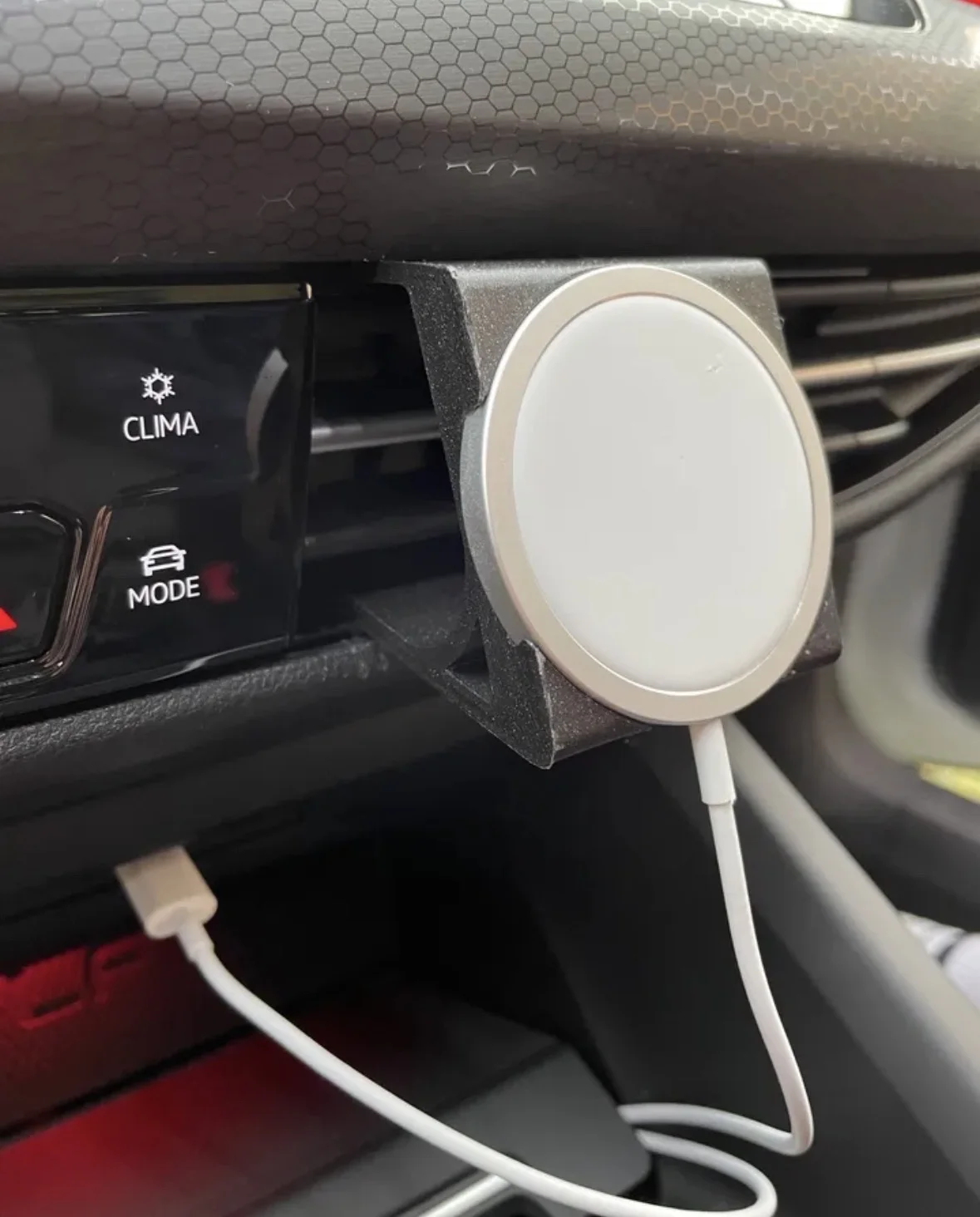 Magsafe VW Golf 8 Car Phone mount