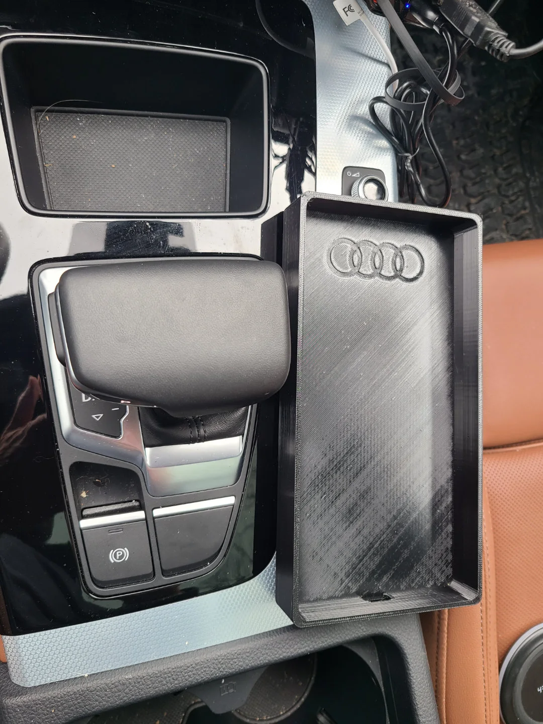 Q5 Accessory Tray