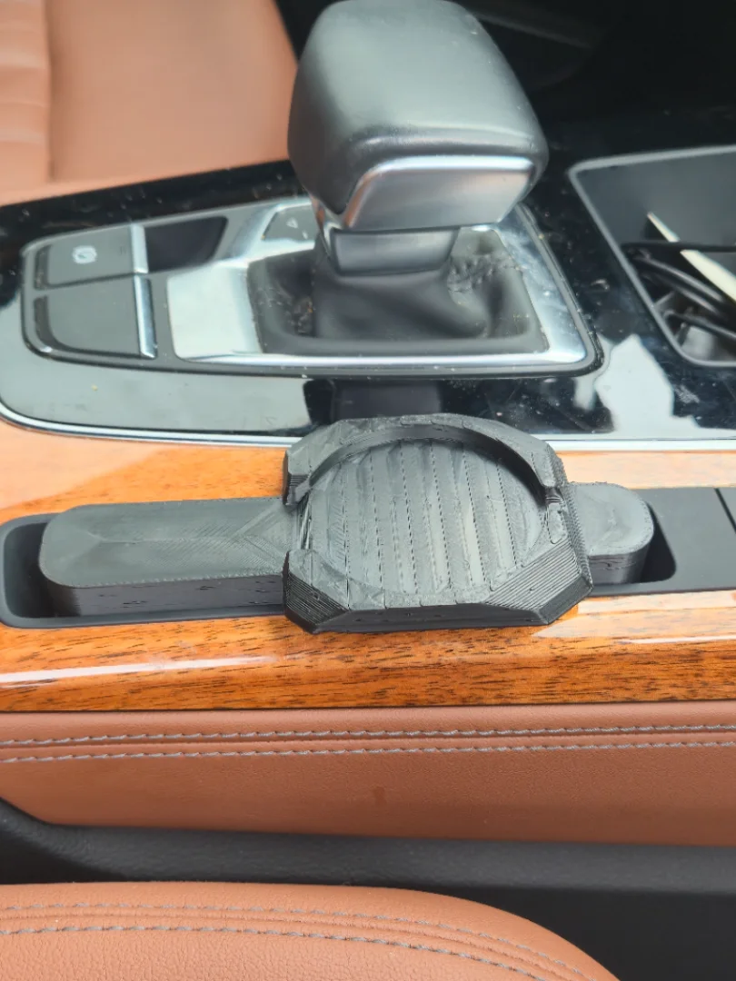 Audi Q5 center console slot -Magsafe adapter