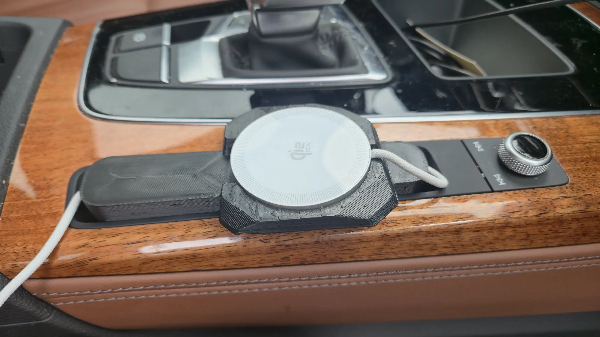 Audi Q5 center console slot -Magsafe adapter