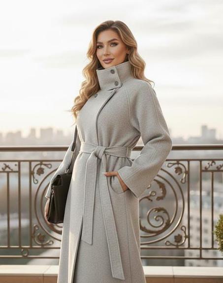 "Manteau Long en Cachemire, Élégance Intemporelle & Chaleur Sublime"