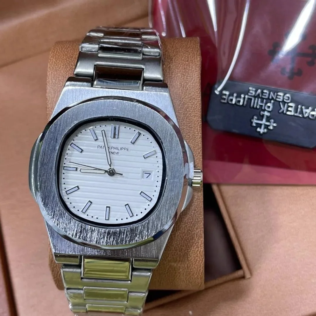 Patek Philippe blanc avec bracelet gris