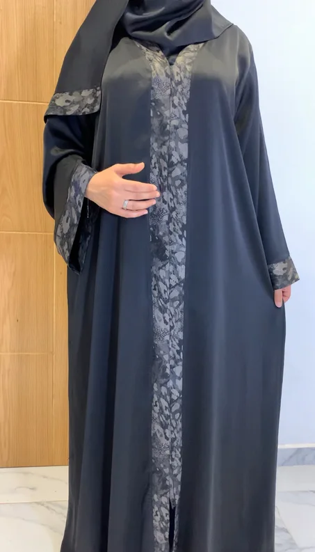 عباية أنيقة – أسود فخم + هدية شال مجاني