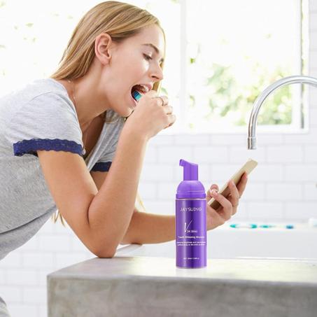 .مبيض الأسنان هو عبارة عن منتج يستخدم لتبييض وتفتيح لون الأسنان بالرغوة بطريقة سريعة وفعالة