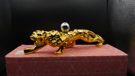 SUPPORT TELEPHONE ET DECORATION JAGUAR