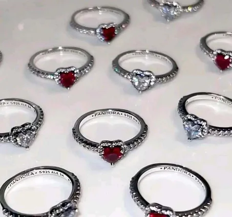 خاتم Pandora الأنيق للنساء
