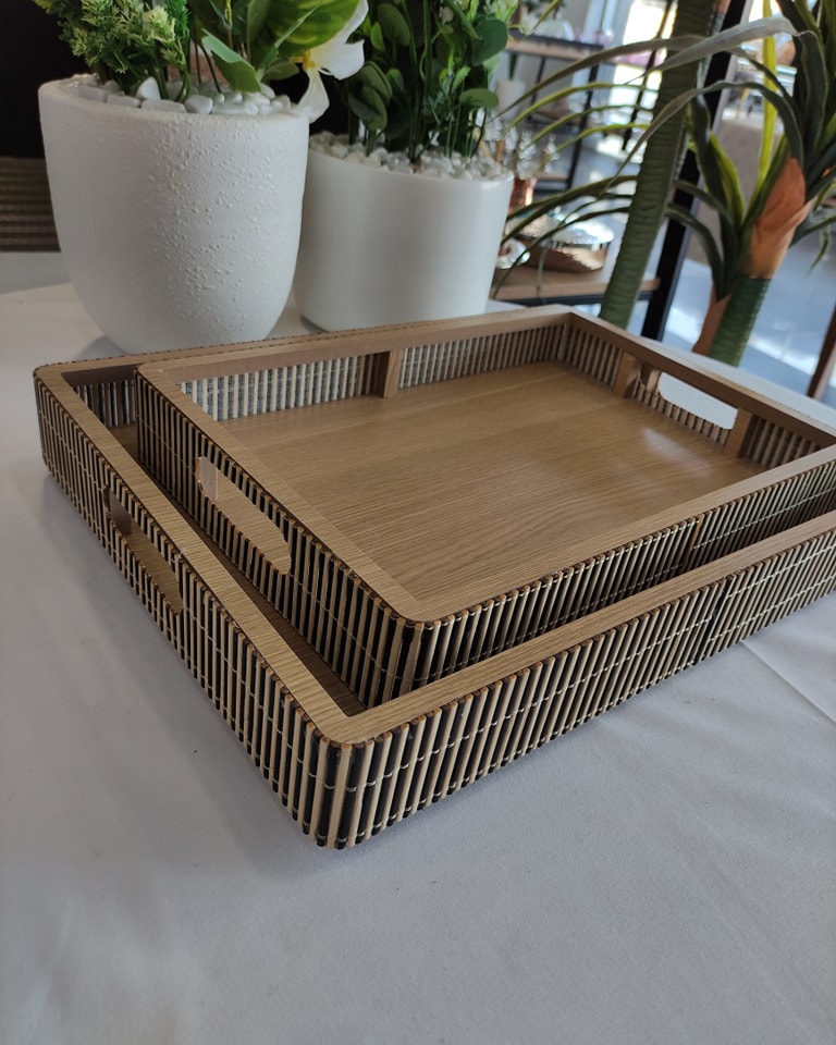 2 plateaux rayée