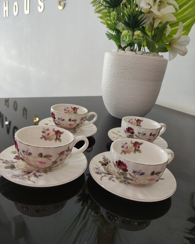 Service café noir fleuri